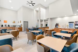 thumbnail: Breakfast area