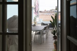 thumbnail: Breakfast area