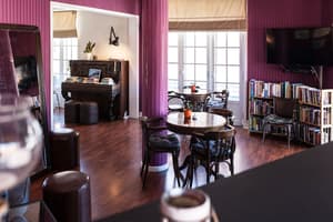 thumbnail: Lounge