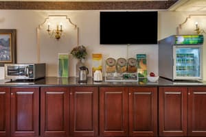 thumbnail: Breakfast area