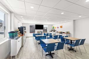 thumbnail: Breakfast area
