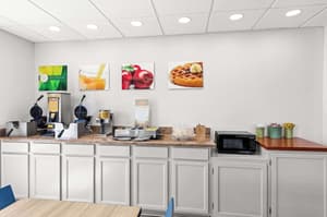 thumbnail: Breakfast area