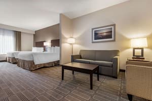 thumbnail: Interior entrance