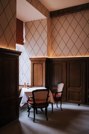 thumbnail: Restaurant