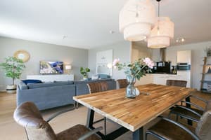 thumbnail: Dining room