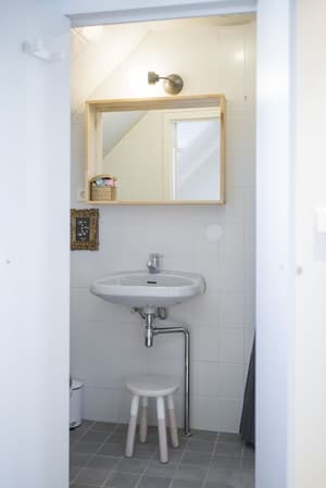 thumbnail: Bathroom sink