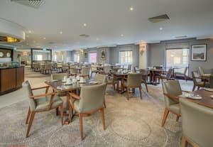 thumbnail: Restaurant