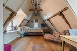 thumbnail: Interior