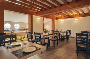 thumbnail: Restaurant