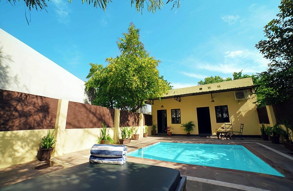 Private pool