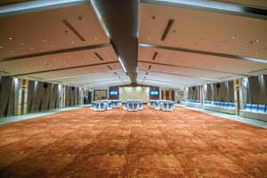 thumbnail: Business center