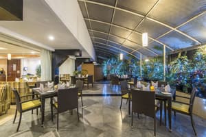 thumbnail: Restaurant