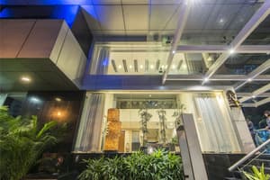 thumbnail: Exterior