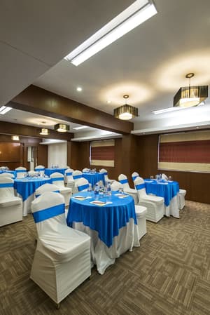 thumbnail: Banquet hall