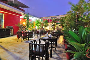 thumbnail: Restaurant