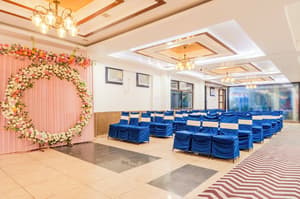 thumbnail: Banquet hall