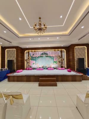 thumbnail: Banquet hall