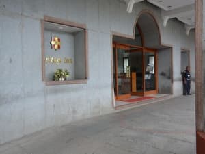 thumbnail: Exterior detail