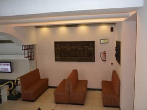 thumbnail: Lobby sitting area