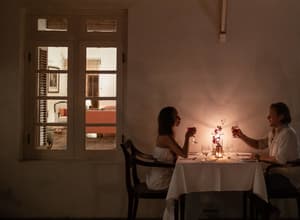thumbnail: Couples dining
