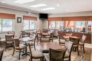 thumbnail: Breakfast area