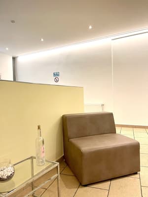 thumbnail: Lobby sitting area