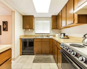 thumbnail: Breakfast area