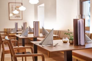 thumbnail: Restaurant