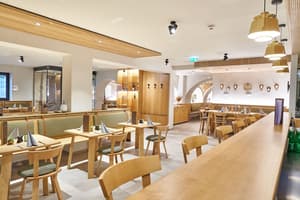 thumbnail: Restaurant
