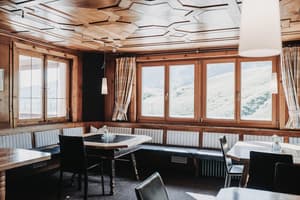 thumbnail: Restaurant