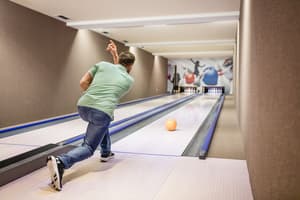 thumbnail: Bowling