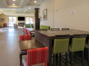 thumbnail: Breakfast area