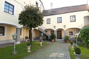 thumbnail: Exterior