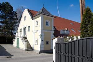 thumbnail: Exterior detail