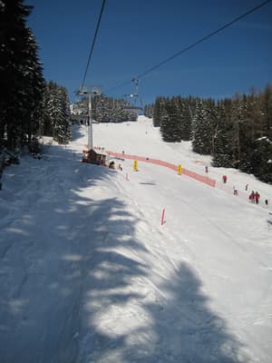 thumbnail: Skiing