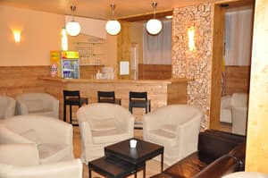 thumbnail: Bar (on property)