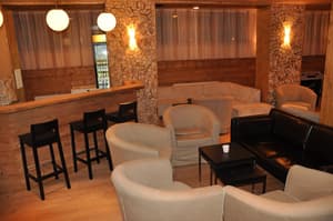 thumbnail: Bar (on property)