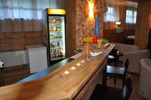 thumbnail: Bar (on property)