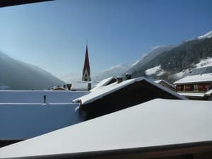 thumbnail: Front of property