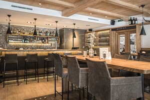 thumbnail: Bar (on property)