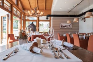thumbnail: Restaurant
