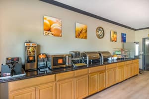 thumbnail: Breakfast area