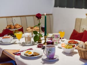 thumbnail: Breakfast buffet
