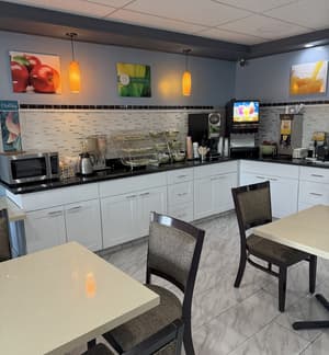 thumbnail: Breakfast area