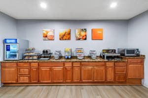 thumbnail: Breakfast area