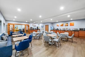 thumbnail: Breakfast area