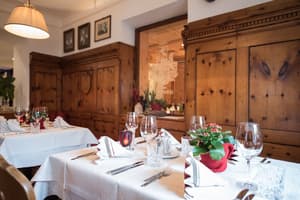 thumbnail: Restaurant