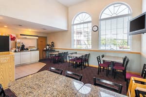 thumbnail: Breakfast area