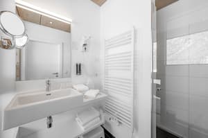 thumbnail: Bathroom amenities