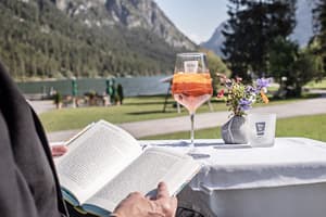 thumbnail: Outdoor dining